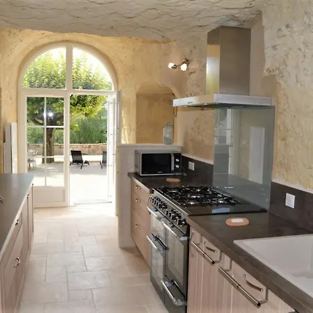 Maison Troglodyte Elegante Avec Spa, Salle De Jeux Et Jardin Clos A Vouvray - Fr-1-381-87 Buitenkant foto