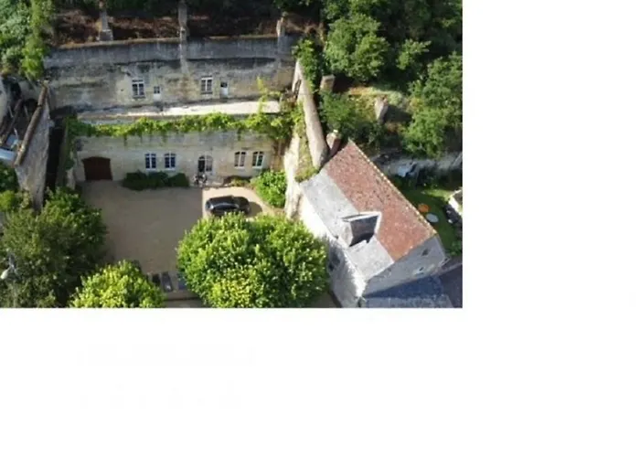 Maison Troglodyte Elegante Avec Spa, Salle De Jeux Et Jardin Clos A Vouvray - Fr-1-381-87