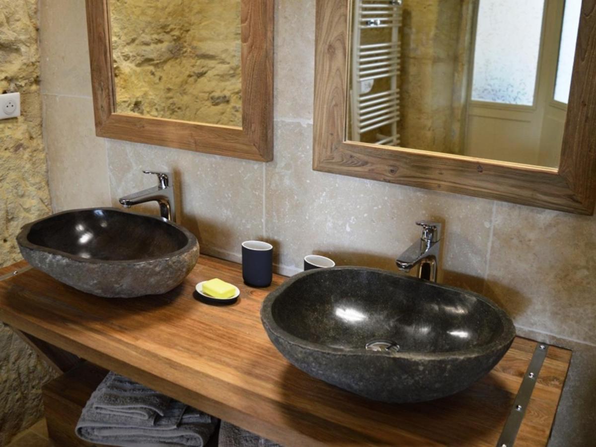Maison Troglodyte Elegante Avec Spa, Salle De Jeux Et Jardin Clos A - Fr-1-381-87